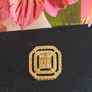 K18 gold and natural diamond pendant